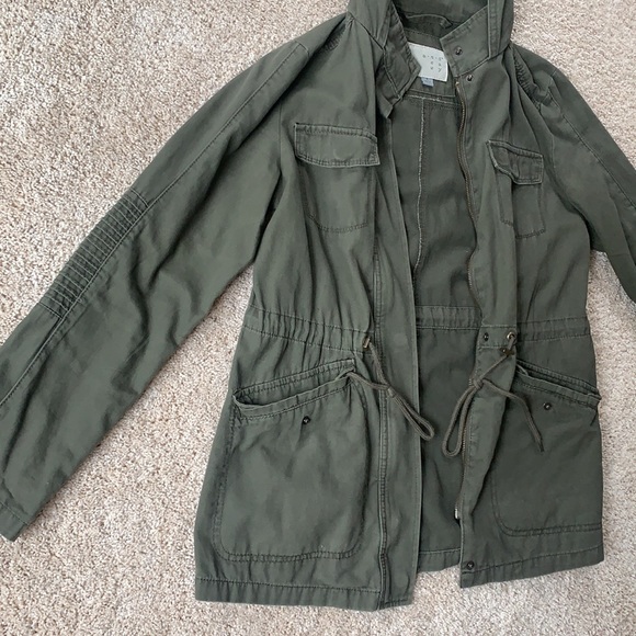 Light Layering Jacket - Picture 3 of 3